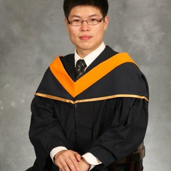 Zhang Yunfei's graduation photo