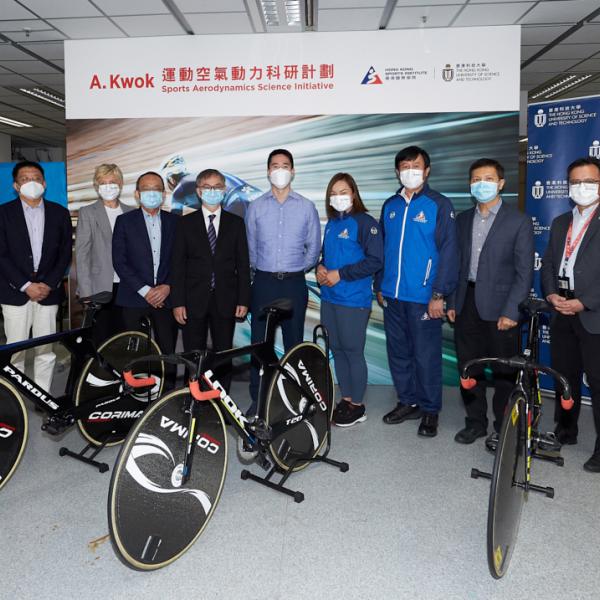 Dr. David CHUNG, Under Secretary for Innovation and Technology (4th from left), Mr. Adam Kwok, Executive Director of Sun Hung Kai Properties (centre), Prof. Tim CHENG Kwang-ting, Dean of Engineering (3rd from left) and Prof. ZHANG Xin, Chair Professor of Department of Mechanical and Aerospace Engineering of the Hong Kong University of Science and Technology (1st from left), Dr. Trisha LEAHY, Chief Executive (2nd from left), Dr. Raymond SO, Director of Elite Training Science and Technology (1st from right), 