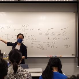To promote greater understanding of quantum technologies among students, Prof. Zeng teaches local secondary students basic quantum theories.
